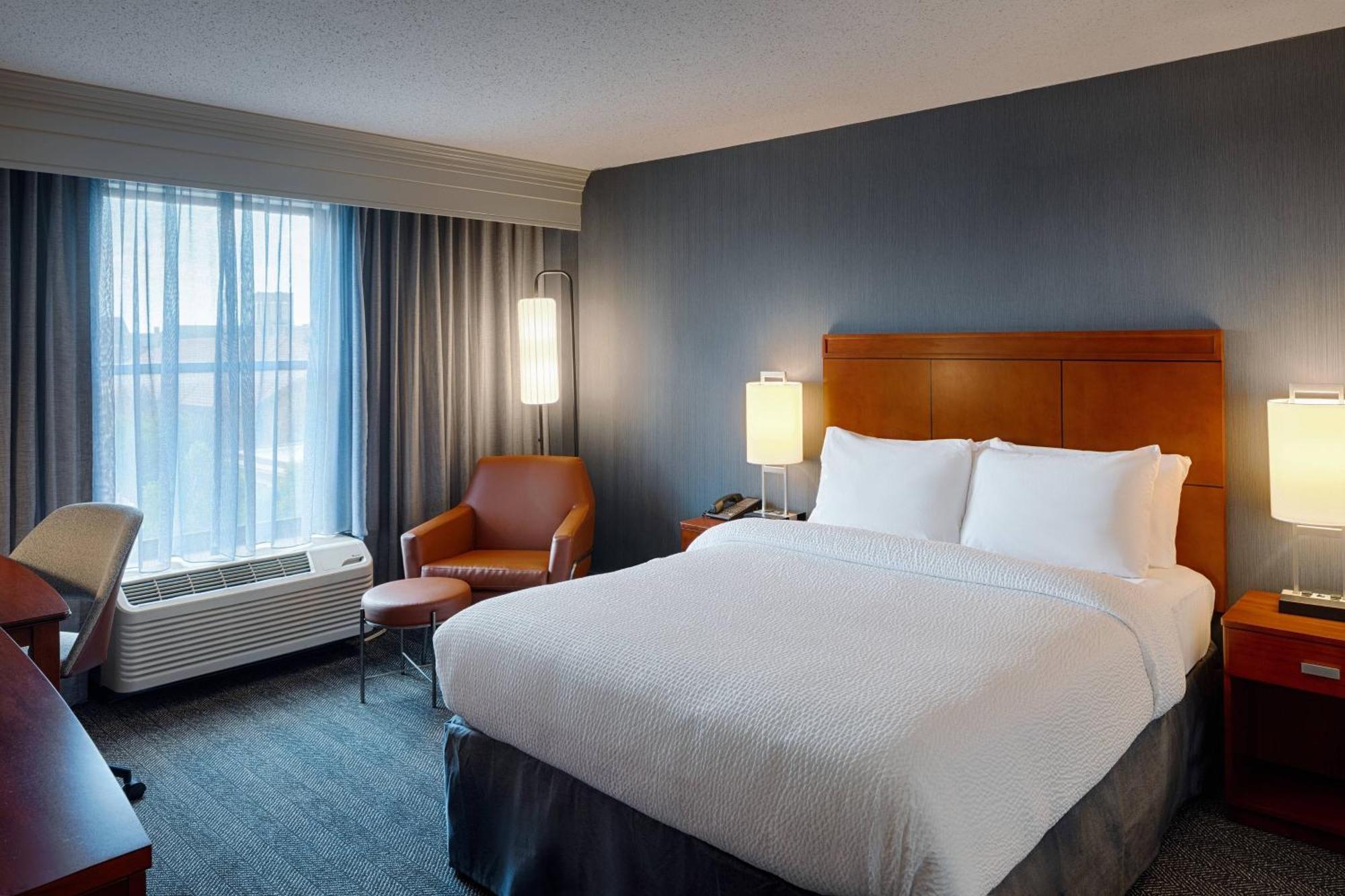 Hotel Courtyard By Marriott Springfield Downtown Exterior foto